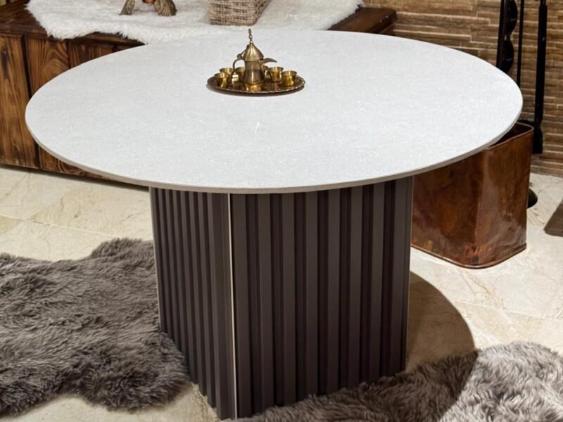 Table basse en céramique italienne et bardage PVC - Accessoires maison Maroc