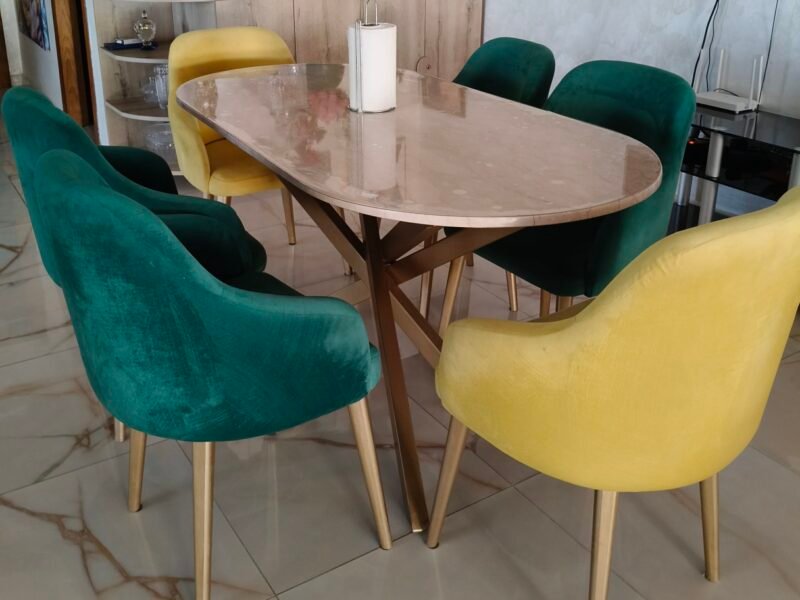 Salle à manger bon état six chaises