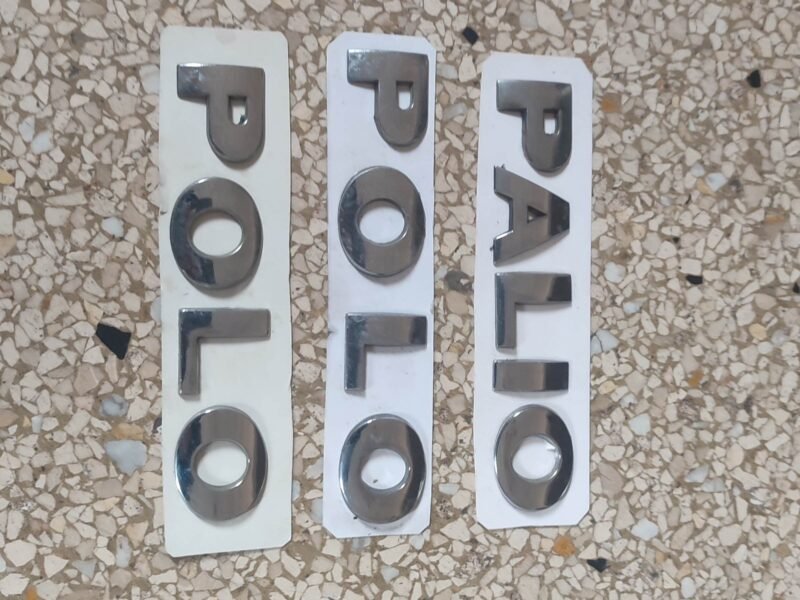 logos et petits accessoires voitures